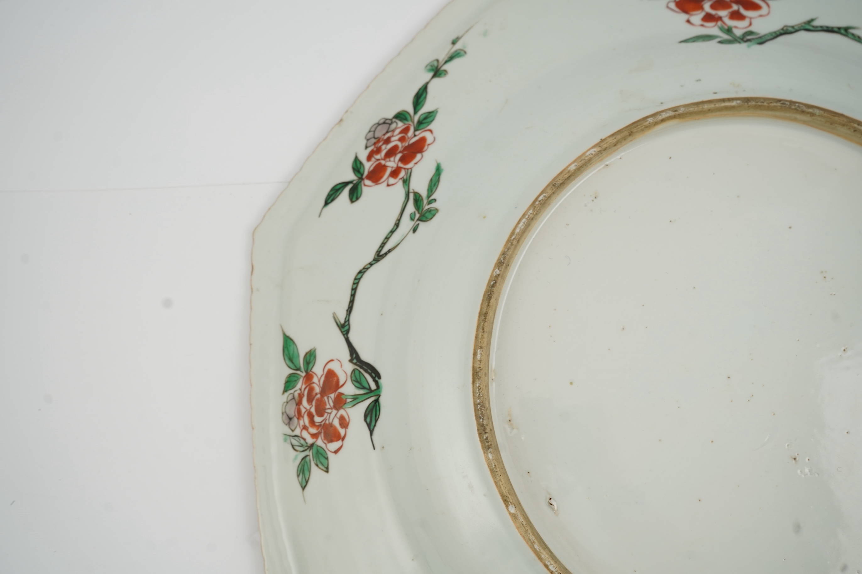 A Chinese famille verte octagonal dish, Kangxi period